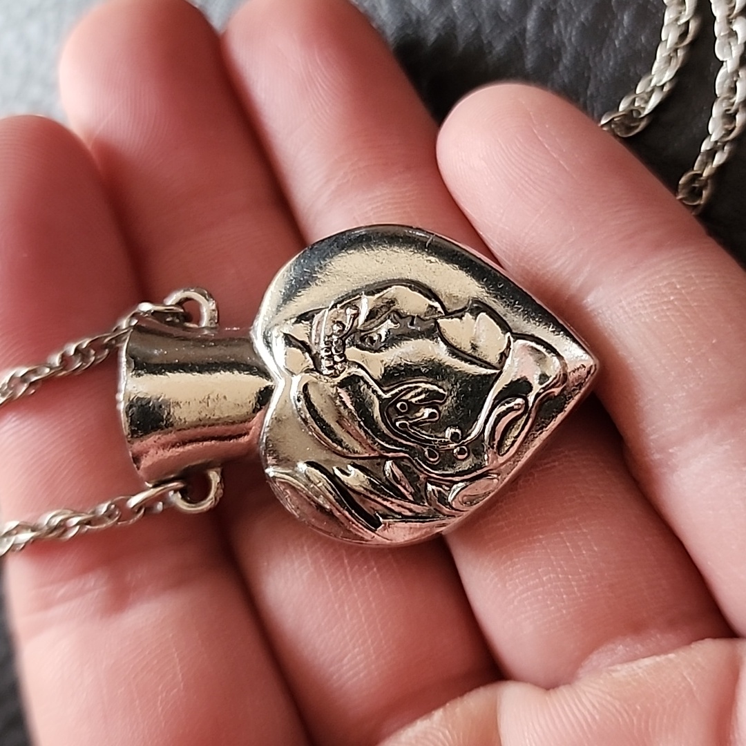 Vtg Necklace